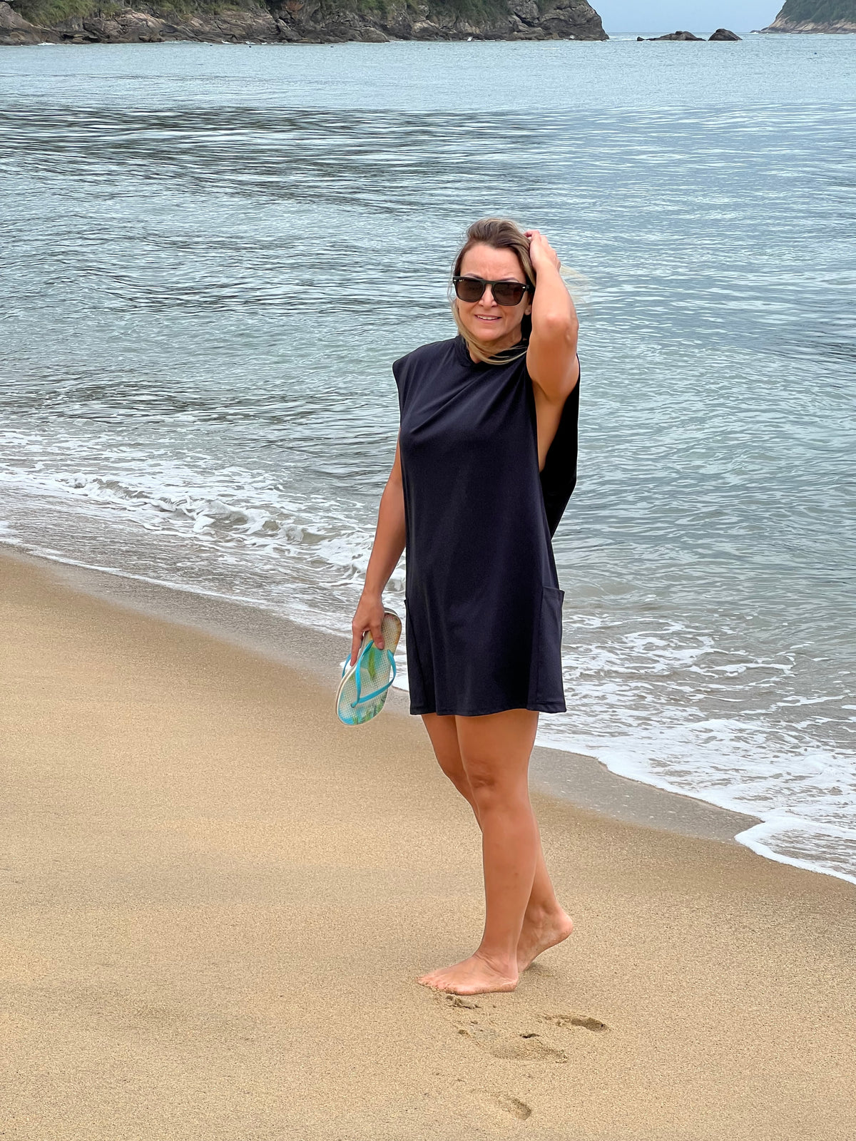Vestido com Capuz Mnemba - Basic Beach - foto 7