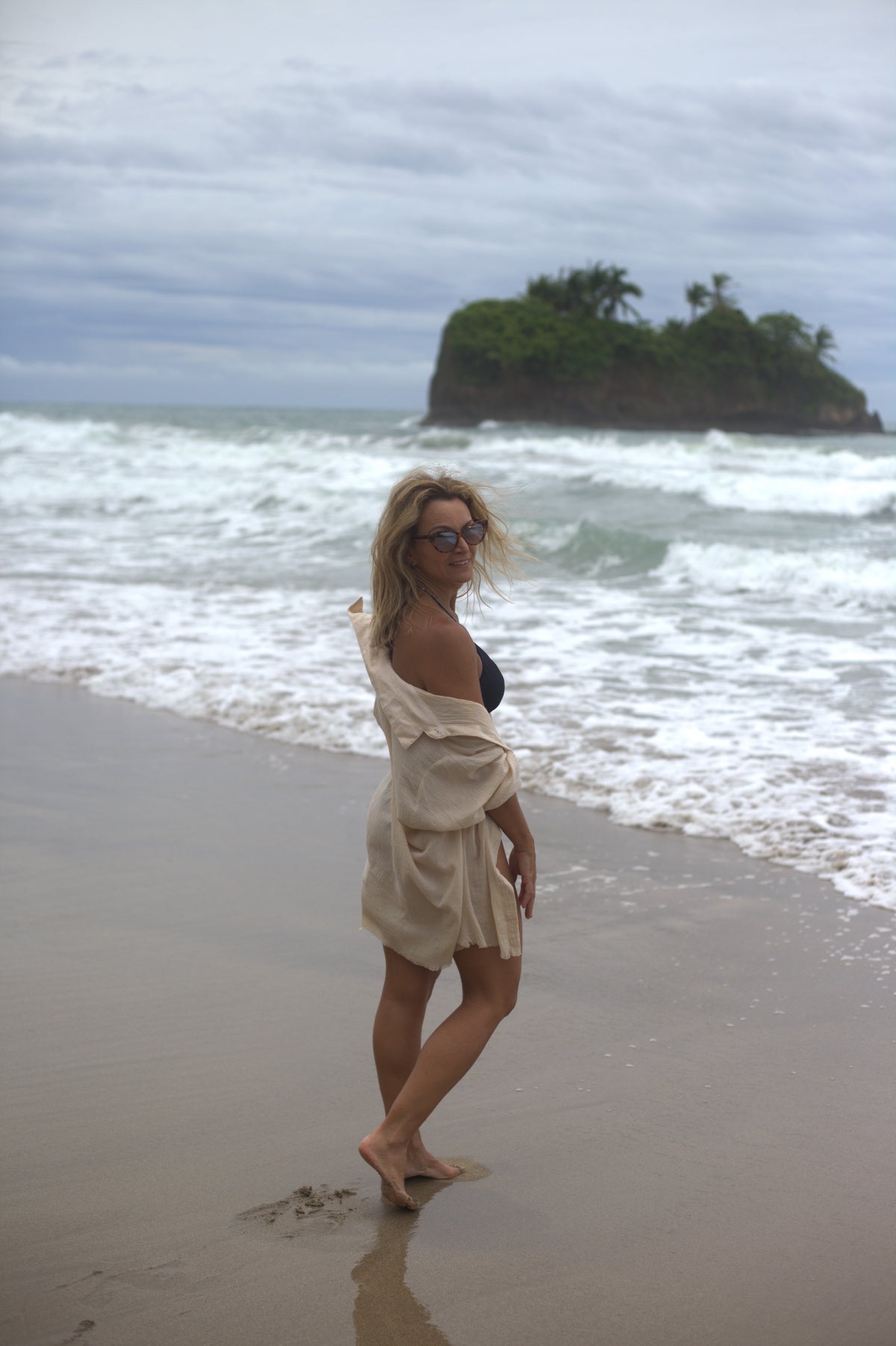 Camisa feminina ampla Costa Rica - Basic Beach - foto 6